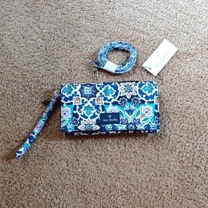 Crossbody wallet